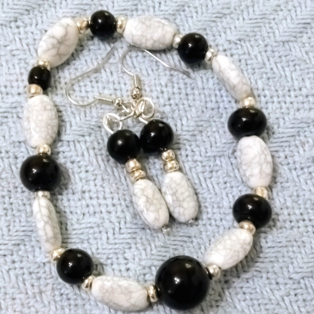 Bracelet and earrings set